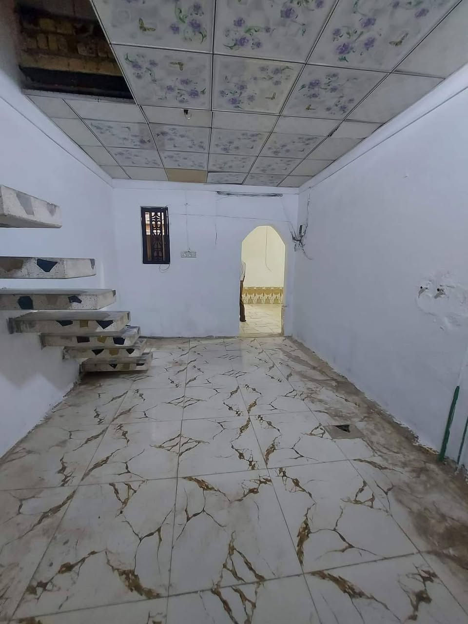 يا الله السلام عليكم ورحمه الله وبركاته الدار للبيع مساحه 100 متر تحتوي على غرفه وصاله ومطبخ واستقبال وصحيات خارجيه داخليه علما الدار مشموله بالتطويب العنوان النجف الكوفه شارع المطار الجديد السعر المطلوب 30 مليون التواصل اخوكم ابو طيبه صاحب مكتب الاخوين رقم الهاتف *********** *********** النجف, العراق
