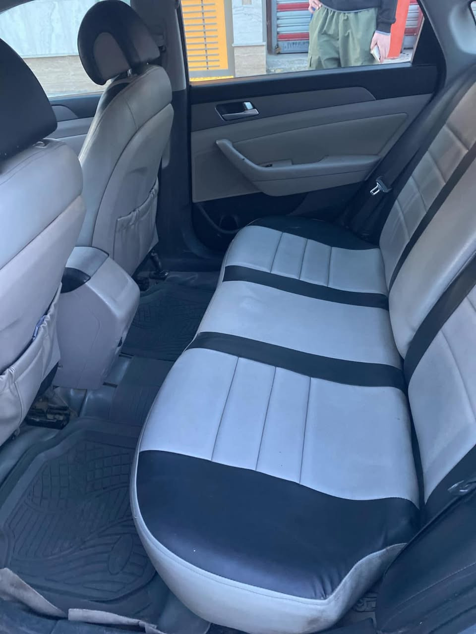 السلام عليكم
للبيع سونات 2015
التفاصيل كالاتي:
١- مواصفات 
٢-محرك 2.4 جيد  
٣- گير جيد 
٤- تايرات نظيفة 
كهربائي٦
٧- شاشة وكامرة 
٨- مصابيح زنون 
٩-كهرئيات جاهزة
١٠- السيارة بسمي وسنوية ورقم جديد
السيارة نظيفة جداً وكاملة من كل النواحي السعر المطلوب135 ورقة قابل للتفاوض مكان السيارة بغداد للاستفسار ***********
