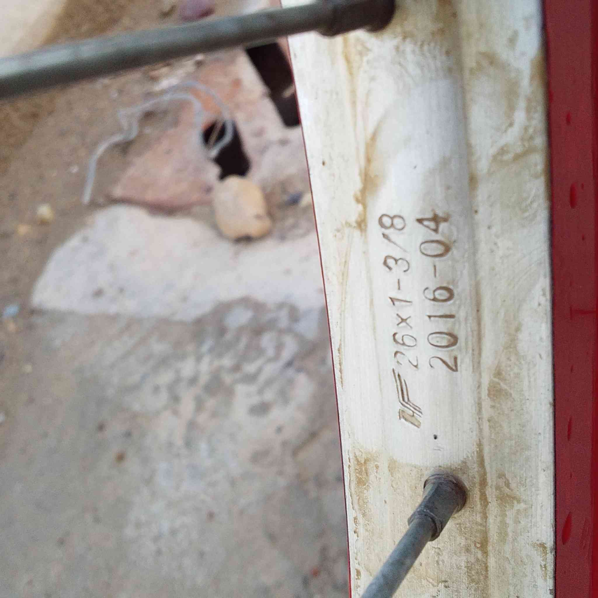 السلام عليكم البيع باسكل موزه حجم 26 يابني شرط تايرات وجوابه جديد باسكل نضيف جدا سعر خاص العنوان تكريت القادسية شارع ابو عقرب رقمي ***********
