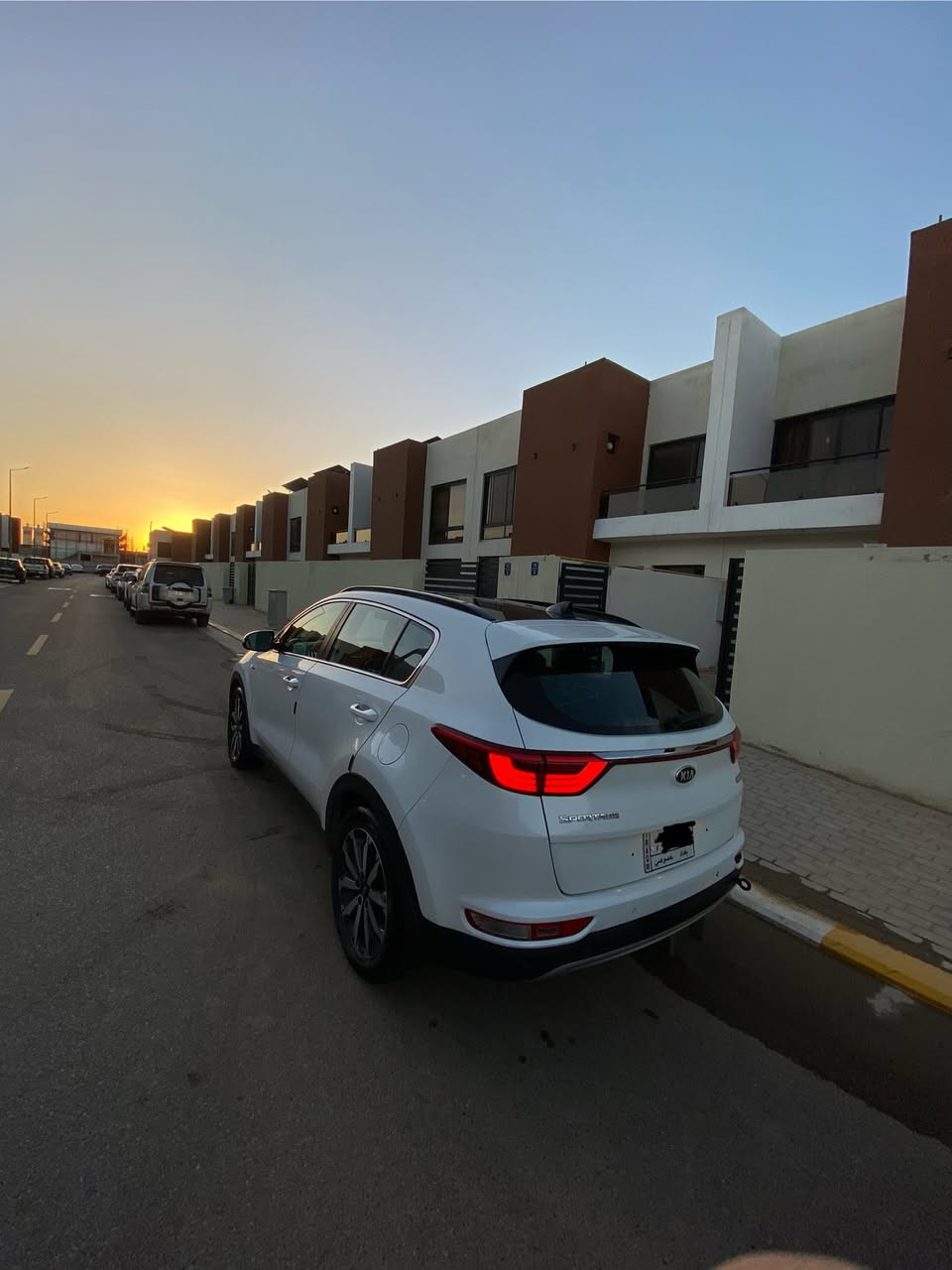 سبورتج 2019 فول كندي نضيفة جدا بسعر مناسب

- بصمة

- ⁠بانوراما

- ⁠تدفئة كشنات - ستيرن

- ⁠رادارات

- ⁠حساسات امامية /خلفية

- ⁠كشن كهرباء + خزن ميموري

- ⁠كامرة 

-شاشة 

- ⁠دفع رباعي [ يشتغل وينطفي حسب الرغبة ]

-3مودات قيادة

- ⁠مانع اصطدام

- ⁠مانع انزلاق

- ⁠تحكمات ستيرن

-تحديد مسار

-جنطة كهرباء

-كشنات جلد

وباقي مواصفات الفول معروفة 

ماشية 91 الف كيلو والسيارة كلش معتني بيها بالمشي وبالبانزين كلة محسن مشايفة العادي

محرك 2400 gdi

ضربتها موضحة بالسونار[سونار عند المندلاوي]

السعر 16700$ وبي مجال بسيط 

مكان السيارة بغداد شارع المطار

*********** 
واتس او اتصال غير متواجد على الفيسبوك ❌
