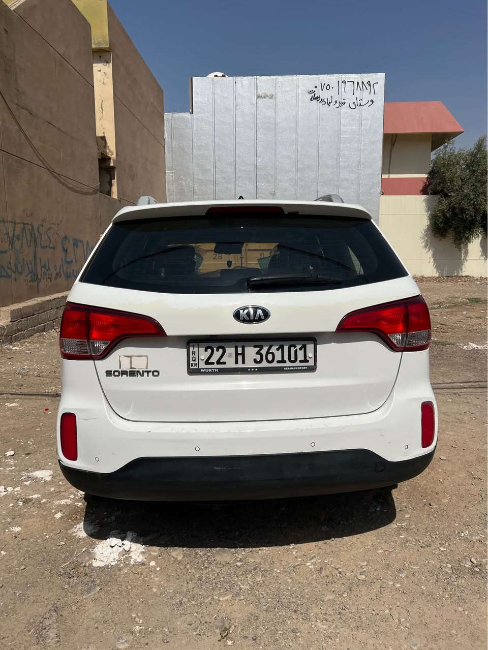السلام عليكم 

كيه سورنتو  2015 خليجي كفاله عامه بس بيها طخه بخشم البنيد وطخه بجاملغ الخلفي السياره جاهزه ما بيه اي نقص 

مواصفات 
بصمه تشغيل 
بصمه ابواب
اشاير بلمري
لد امامي
7راكب + 3 قطع تبريد
ويل كروم
يدات نيكل ستيل
فول مواصفات ما عده البنراما (فتحه)

السعر 185$

*********** اتصال 📞 البصرة, العراق

