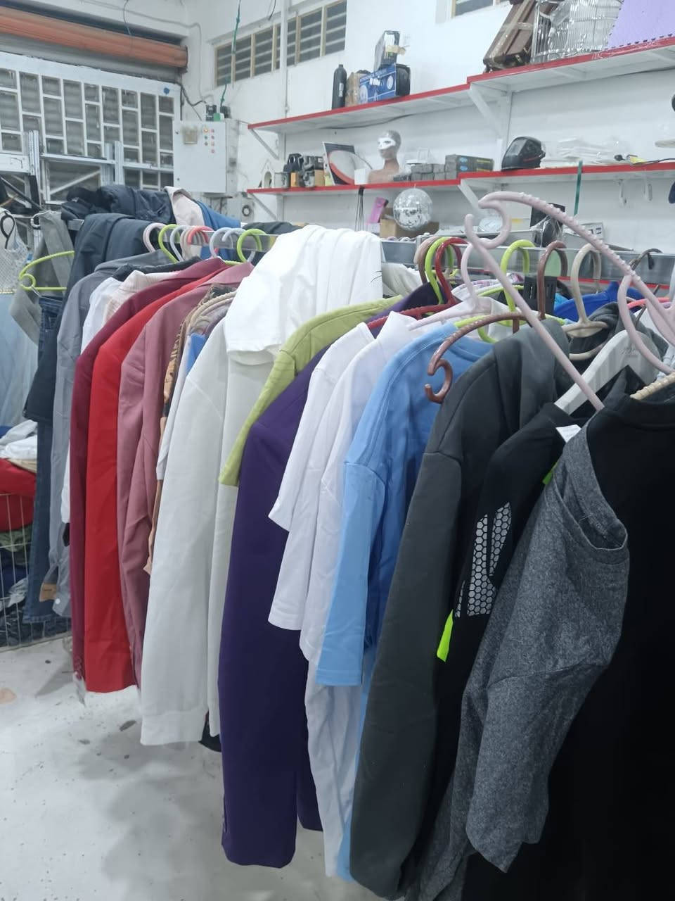 🔴ملابس وزن رجالية نسائية واطفال وفساتين 
سعر الكيلو 3 الف شلعة


**إذا كنت صاحب هذا الإعلان وتريد حذفه لأي سبب، رجاءا أرسل رسالة إلى الدعم الفني**