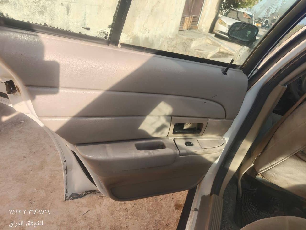 سلام عليكم اخوان
فكتوريا مديل 2006 رقم نكليزي مداور ثاني يوم 
جاهزه من كلشي نقص بي كمبريسر تبريد
وحداديه 70 ونقص المصطره لي موضحه بالصوره
الكشن كهربائي شغال كهربائيات كامله تخم تاير جديد

والكشر كدامك جديد 

السعر 50 وبيها مجال مراوس ترهم بسكون سياره زينه

***********
