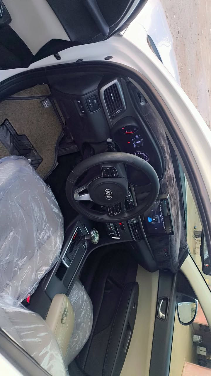 السلام عليكم كيا اوبتيما موديل 2019 شكل 20 كفالة  رقم بغداد انكليزي محرك 2000 سياره ماشيه 72 جديده معنه الكلمه سياره على وضع الشركه اخت الزيرو _الناصرية _سوق الشيوخ سعر 178
***********
