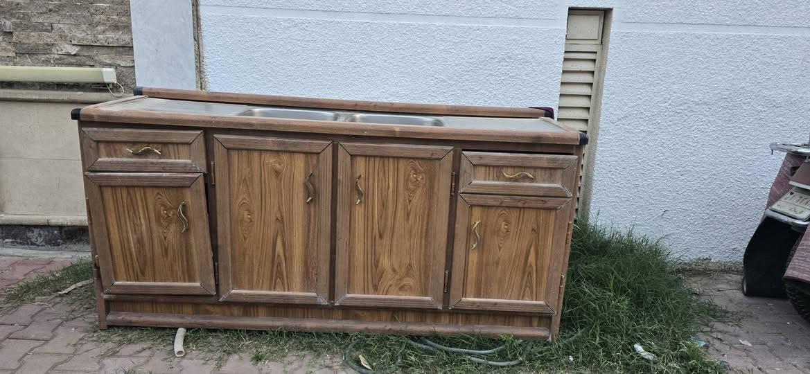 سنك حوضين  وجه سنك نظيف جدا مثل ماوجود بالصورة وداخل سنك كذالك بس يرادلة تنظيف سنك
200 الف اريدة


**إذا كنت صاحب هذا الإعلان وتريد حذفه لأي سبب، رجاءا أرسل رسالة إلى الدعم الفني**