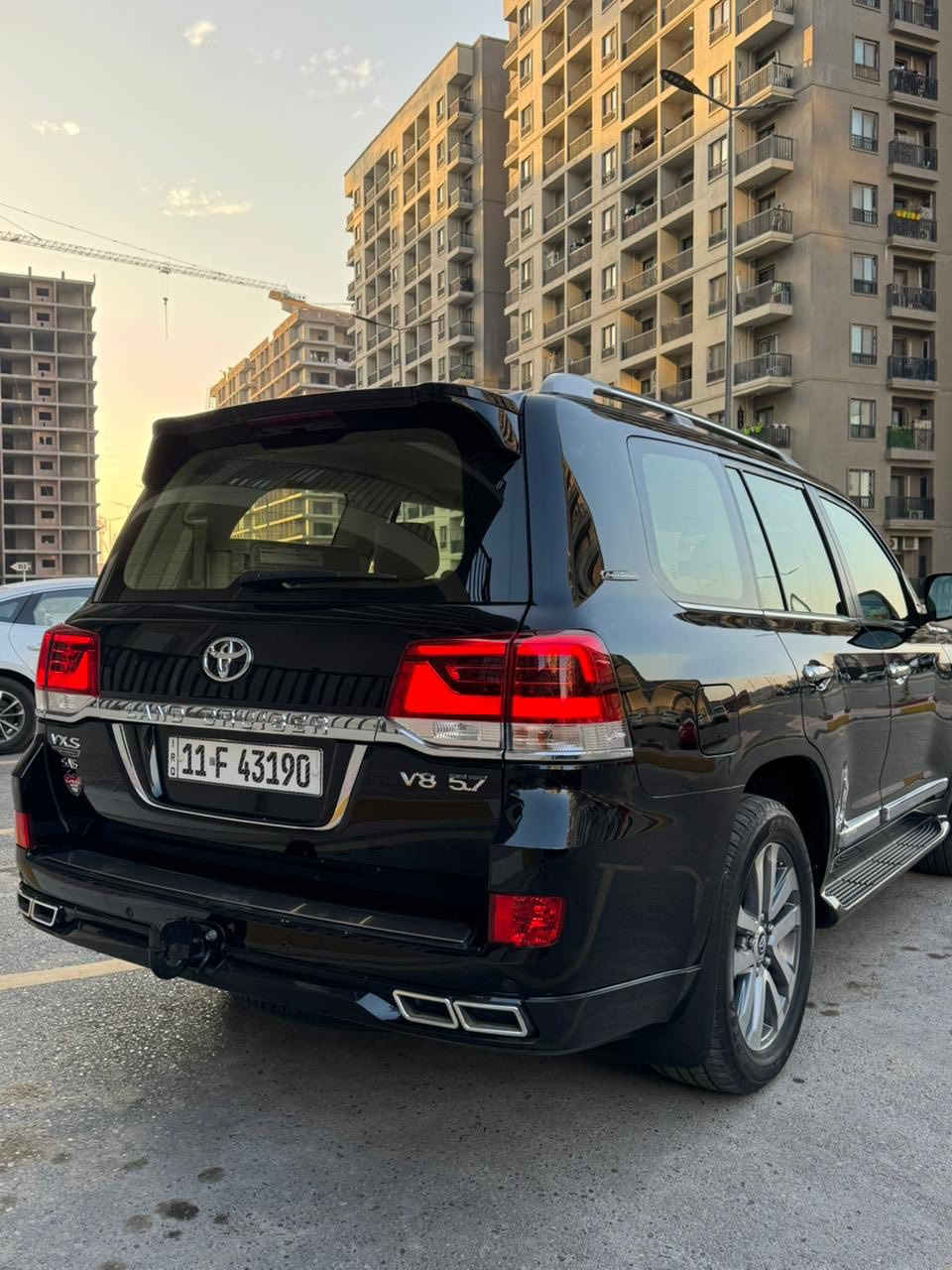 لاندكروز 2021 VXS ساز
رقم بغداد تحويل مباشر 

ماشيه 86 الف / كم 

السياره جديدة بمعنى الكلمه 

مكفوله كفاله عامه من كلشي حتى من الشخط 

فول مواصفات 1/1 
مكينة 5700
جكات 
رادار 
كراسي كهرباء جلد تبريد 
ستيرن كهرباء 
خزن ميموري 
داخل بيجي 
فووول للأخير 

مكان السياره بغداد 

السعر : 620 وبيها مجال بسيط للشراي 

للأستفسار:
***********
