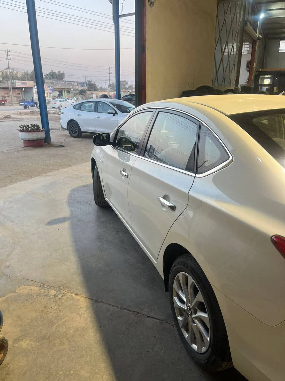 نيسان سنترا 2024
ماشيه ٣٧ الف كيلو
مكفوله عدا بخشم البنيد بارد مسافة شبر 
مواصفات السيارة
شاشه ١٠ انچ 
دخول ذكي 
اوتو هولد 
نضام قيادة ايكو
محرك 1600cc
السياره جاهزه ع اخر حبايه ماعايزه برغي 
تجي تكلب وتشوف بعينك 
السعر 122 وبيها مجال للطيبين
المكان النجف / الكوفة / شارع المعمل
للاستفسار : ***********
