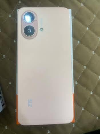 اسلام عليكم  هواتف للبيع 
ZTE Blade A35e

المواصفات الأساسية للجهاز:

* الذاكرة الداخلية: 64 جيجابايت
* الرام (الذاكرة العشوائية): 2 جيجابايت
* الشاشة: 6.52 إنچ HD+
* المعالج: Unisoc SC9863A1
* البطارية: 5000 مللي أمبير
* الكاميرا الرئيسية: 8 ميجابكسل
* نظام التشغيل: Android 14 (Go Edition)
* الملحقات: كارتونة الجهاز الأصلية

TECNO POVA 7 5G

المواصفات الأساسية للجهاز:

* الذاكرة الداخلية: 256 جيجابايت
* الرام (الذاكرة العشوائية): 8 جيجابايت
* الشاشة: 6.78 إنچ FHD+ بمعدل تحديث 144Hz
* المعالج: MediaTek Dimensity 7300 Ultimate (يدعم شبكات 5G)
* البطارية: 6000 مللي أمبير مع شحن سريع 45 واط
* الكاميرا الرئيسية: 50 ميجابكسل
* نظام التشغيل: Android 15 مع واجهة HiOS
* الملحقات: كارتونة الجهاز الأصليه 

السعر اثنينهم ب ٣٧٠ بيه مجال بسيط

للتواصل والاستفسار يرجى المراسله على الخاص


**إذا كنت صاحب هذا الإعلان وتريد حذفه لأي سبب، رجاءا أرسل رسالة إلى الدعم الفني**