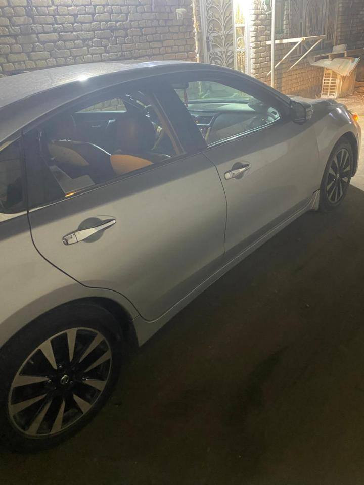 نيسان التيما للبيع موديل 2018sv فول مواصفات بدون حادث السياره بيها تبديل جاملغات الامام فقط  كير مكينه كفاله تبريد تدفئه فتحه نقطه عمياء كشنات كهرباء مري قلاب تحكم ستيرن السياره فول للاخير رقم بغداد تحويل ثاني يوم  السعر 125 رقم الهاتف ***********
