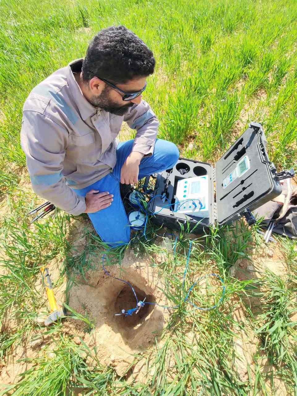 كشف في محافظة الانبار تحديدا منطقة ال 60 جزيرة الرمادي. لتحديد افضل نقطة حفر بئر ارتوازي./ بتأريخ..4..3..2026
water exploration geology
مكتب البحوث للدراسات الجيولوجية والهندسية للكشف عن المياه الجوفية بأستخدام احدث اجهزة الكشف الجيوفيزيائية.تحديد اعماق المياه _السطحية_والجوفية_تحديد نوعية المياه_مالحة_عذبة_معدنية
تحديد غزارة المياه 
تحديد الفرغات والتكهفات
 الصخور القاسية غرانيت بازلت

للطلب والاستفسار  يرجي تواصل معنا عبر الواتساب او الاتصال عبر ارقامنا التالية:
***********
*********** #العراق #سماوة #الموصل #بغد #الرمادي #كربلاء #ديوانية #نجف #البصرة
#كشف_مياه_جوفي
#تقنيات_حديثة_العراق
#الديوانية_نجف_بصرة
#كربلاء_بغداد_ناصرية
#المثنى_ديالى_بابل_صلاح_الدين
#الزراعة_العراف_فلاحين
#الزراعة_المياه_الجوفية
#الزراعة_المستدامة
#الفلاح_العراقي
#مشروعات_زراعية
#المياه_الجوفية_في_العراق
#التقنيات_الزراعية
#خدمات_زراعية
#زراعةالعراق
#الأراضي_الزراعية
