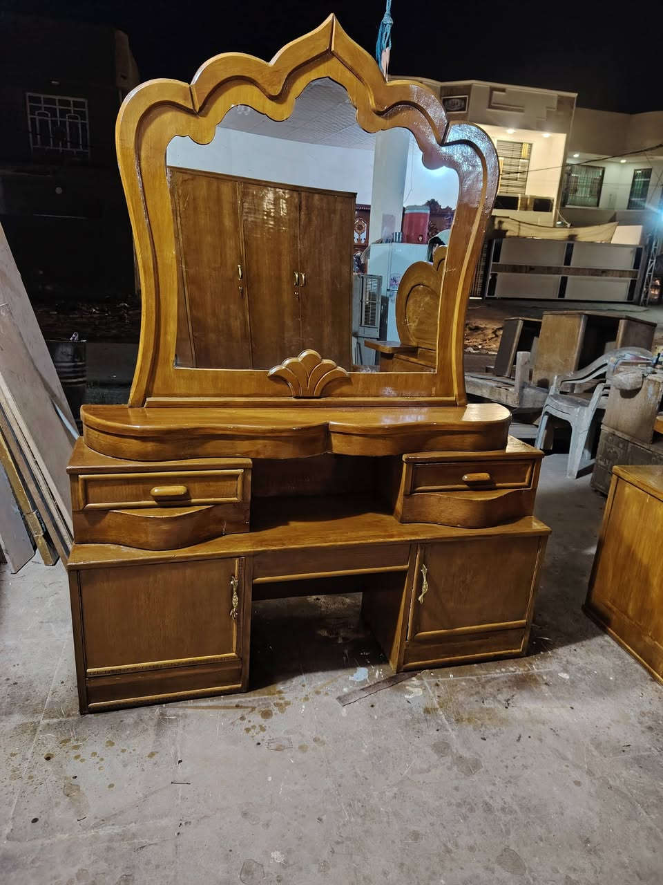 غرفه اخشاب تسگام للبيع تسكام سعر اربعميه وخمسين مكان ابو غرق حي الحسين ***********
