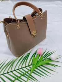 شنط نسائية • قطع أخيرة • حجز بالخاص