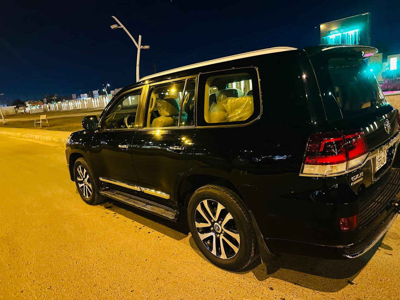 السلام عليكم
للبيع لاندكروز موديل 2019 بريم اصل  مكفول كفاله عامه  من صبغ السياره
 رقم بغداد حلو وبااسمي
محرك 4000   V6
فول موصفات 1/1
دشبول لكزز
5 بصمات أبواب لمس 
تشغيل عن بعد 
فتحه سلايت
كشن السائق 3 دكم كهرباء  
كشنات جلد 
8ايرباك 
زراكات 
مري شفط 
 بالقماره DVD
طفاية بالصدر
جنطه شفط 
ثلاث قطع تبريد 
حساس امامي 
حساس خلفي  
وباقي موصفات البريم معروفه
ماشيه 64 ألف حقيقي 
سعر السياره 517$ وبيها مجال
الاستفسار اتصل على الرقم

***********

***********
