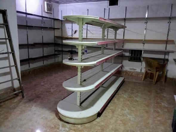 عارضة سفينه من النوع الثقيل جديده للبيع 
المكان الخمسه كيلو 
السعر 600
الاستفسار***********
