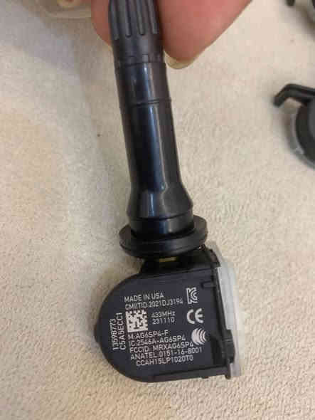 حساس اطارات 
اصلي موبار 
متوفر توصيل 🚚 

***********
