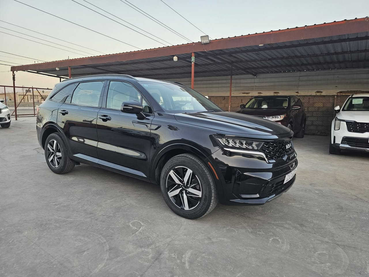 السلام عليكم 
كيا سورنتو 
موديل 2022
فئة S
حجم المحرك 4سلندر2500 cc
عداد المسافه14230كيلو متر 
الوارد امريكي 
الضرر تقرير غرق 
 المواصفات 
رادار  محيطي جميع الجهات 
مثبت سرعه كروس 
قيادة اليه مثبت تحديد المسار 
حساسات خلف 
كامرا خلفيه 
نقاط عمياء جانبيه 
تدفئه ستيرن 
تدفئه مرايات جانبيه 
كشنات جلد رصاصي 
7 راكب 
تدفئه كشنات 
كشن سائق كهرباء 
رقم بغداد دولي تحويل 
السعر المطلوب225$
للاستفسار التواصل على الرقم 
***********
متوفر واتس اب او اتصال
