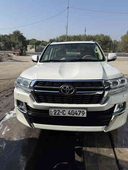 لاندكروز2017  ساز محرك 8 سلندر فول مواصفات رقم اربيل السنويه توه مجددها قبل اسبوع ماشيه 193الف السياره مكفولة من الظربه والتبديل بس بيها صبغ رش قطعين بدون معجون الجاملغ والباب الخلفي اثر طخه توحيد لون والبنيد بيه شبر صبغ اثر طخة بسيطة  والمكينه والكير مكفولات من الفتح والخلل حداده جديده السيارة جاهزه من كلشي  السعر 475$ وبيها محال للطيبين للاستفسار ***********
