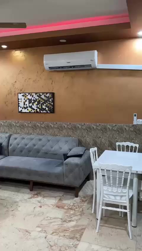 شقه مؤثث للإيجار ارضيه ايجارها 9اوراق المنصور شارع المتنبي خاف مطعم حجي حسين للاستفسار *********** واتس
