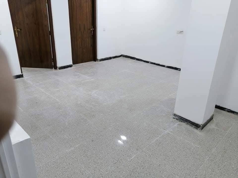 السلام عليكم
يوجد شقة #للإيجار على الشارع العام بين الخضراء والافراز #طابق_ثاني
تحتوي غرفتين نوم مطلات على شارع العام
مع صالة وصحيات ومطبخ
بدل الإجار ٢٠٠ الف شهرياً
للاستفسار الاتصال على الرقم
***********
