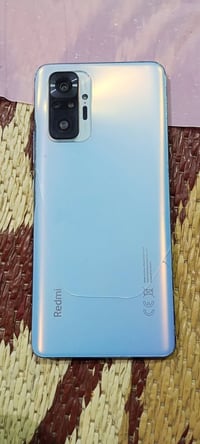 رديمي نوت 10 • نضيف • مشقوق بالظهر