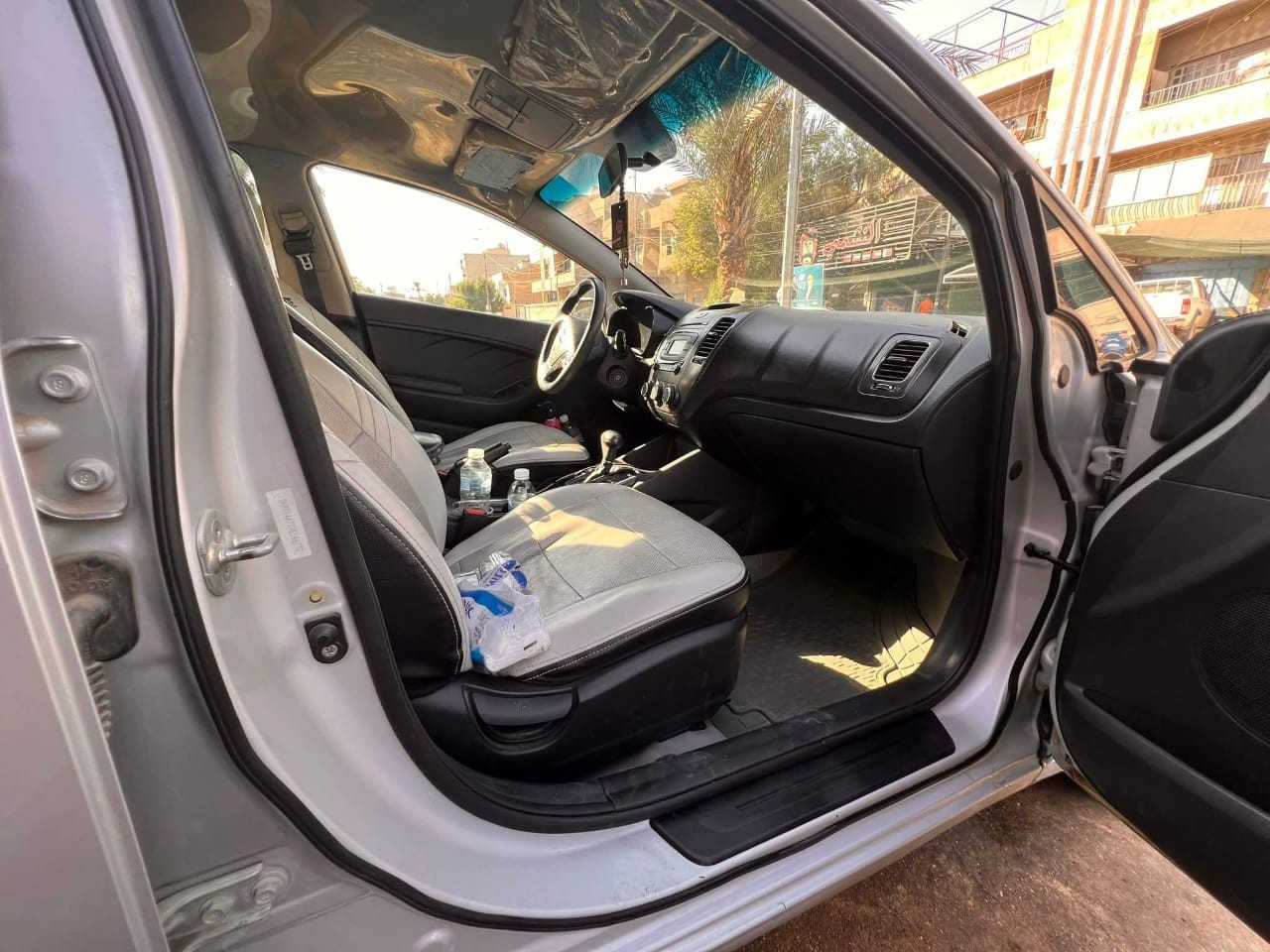 فورتي ٢٠١٧ امريكي
حادثهه قبق جنطه تبديل وبداية الحوض شوية  جاملغات الخلفيه صبغ. وتبديل بنيد بدون دواخل   سيارة حلوة يرادلهه ترتيب 
جاملغات اماميه بارد بيهن خفيف  شواصي ولغود مووووس سليمات. كير مكينة تبريد خير من الله منضومة غاز داخلهه مدوشمه وحلوة  صدر امامي خلفي جيد جدا  تخم تاير باتري جديد   
مكان السيارة بلمدائن  
واتساب ***********  اتصل وتدلل  رقم بغداد نكليزي. وهزة جديدة
