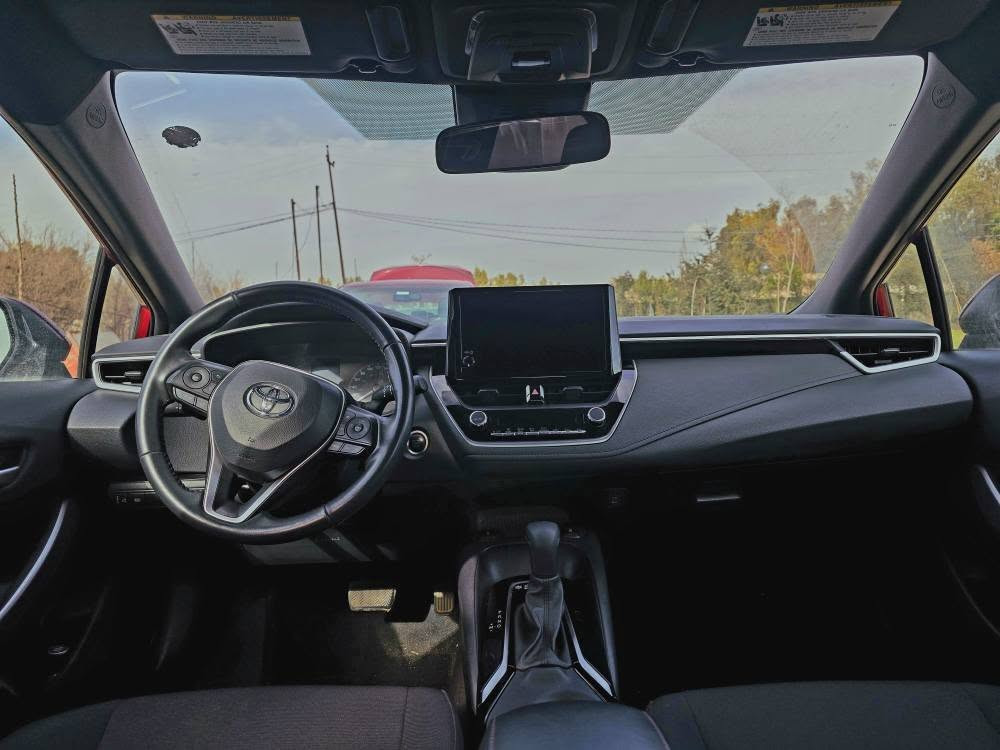 للبيع تويوتا كورولا 2024
الفئة: SE
اللون: أحمر 🔴
سيارة حديثة بمواصفات متقدمة تجمع بين الراحة والأمان والأداء العملي.
المواصفات والتجهيزات:
✔️ محرك 2.0 لتر اقتصادي وقوي
✔️ ناقل حركة أوتوماتيك 10 سرعات عادي انظمه قياده ايكو نورمال سبورت 
✔️ تصميم رياضي وجنوط أنيقة
✔️ شاشة معلومات وترفيه تدعم Apple CarPlay & Android Auto
✔️ مقاعد رياضية مع تدفئة للمقاعد الأمامية
✔️ تثبيت سرعة تفاعلي (رادار تحكمي)
✔️ Auto Hold
✔️ هاند بريك أوتو (Electric Parking Brake)
✔️ أنظمة أمان متكاملة (ABS – ثبات إلكتروني – أنظمة مساعدة السائق)
🫆 تشغيل عن بعد 
الحالة والفحص:
🔹 الضرر: فقط نهاية الصندوق (ضرر بسيط)
🔹 جميع الإيرباكات سليمة 100٪
🔹 الرقم: فحص مؤقت
🔹 التسجيل: تترقم في جميع المحافظات
💰 السعر: 176 مع مجال بسيط
📍 الموقع: كركوك 
📞 للاستفسار والتواصل: *********** كركوك, العراق
