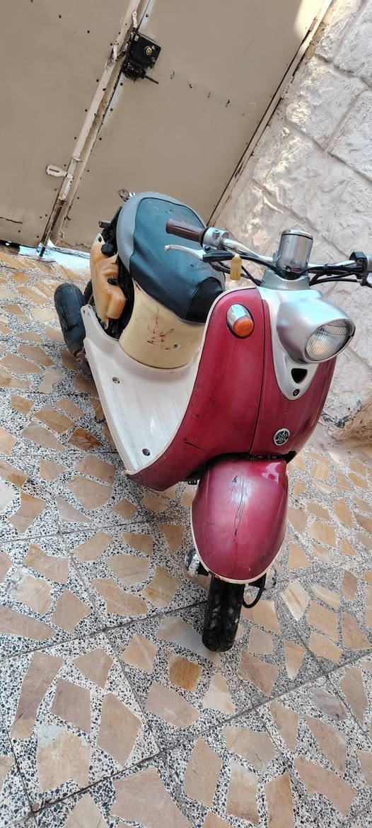 عبد لحليم لبيع وراق دراجه شلعه ومشى مكينه حلوه ابس ابيه صوت بل كسن رايده 150 وابي مجال ***********
