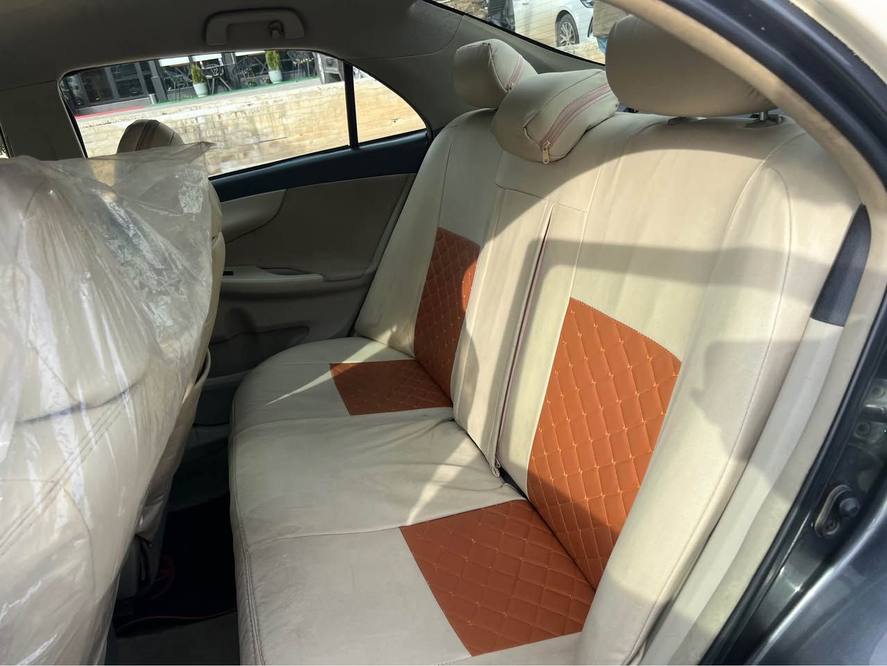 کرۆلا 2013 
مەکینە بچوک گێر تۆماتیک
گێر و مەکینە بە شەرت 
تەبرید 
ئایپات
غاز و بەنزین
تەنها 3 جێگای بچوک ساردی هەیە 
پێش و پشت کەپس
بی مەسروف 
نرخی 158 و کەمێک مجال
ژمارەی مۆبایل / ***********
تێبینی : ئەوە ژمارەی خاوەنەکەی نوسراوە هی من نیە أربيل, العراق
