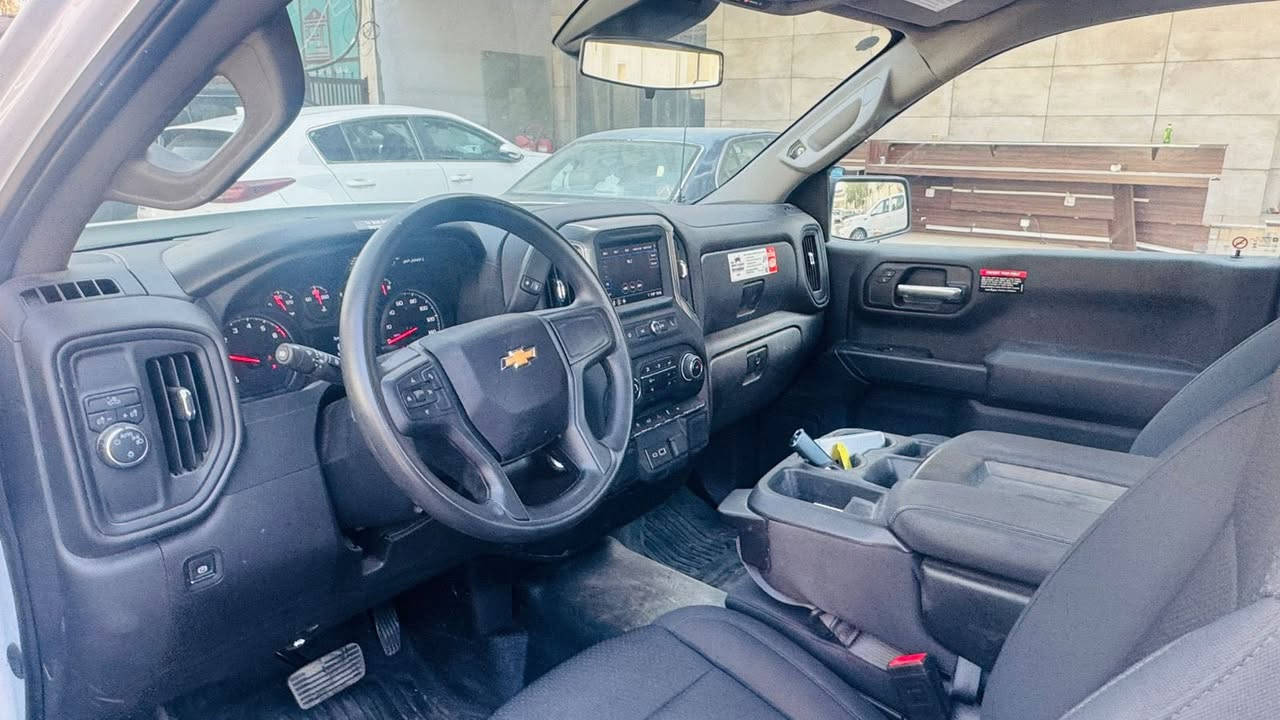 السلام عليكم 
للبيع شوفرليت سلفرادو 
وارد امريكا 
مديل 2023
محرك 5300  / 8 سلندر 
بدي طويل 
للاستفسار 
*********** 
تحياتي للجميع
