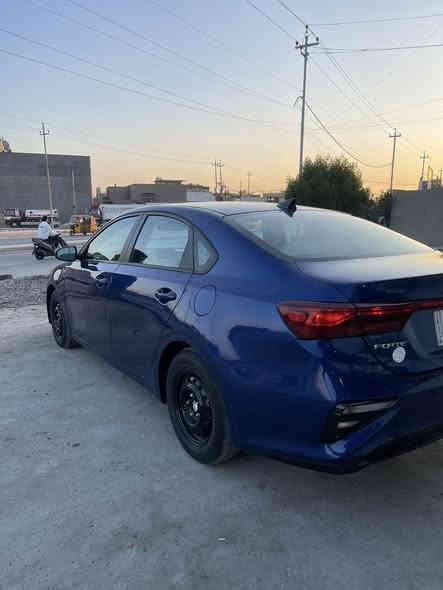 سلام عليكم للبيع فورتي 2021 (معوقين معوقين ) 
سنه 27 وكاله من صاحب السياره اصلي  
 موصفاته معروفه تحديد مسار رادار تحكم ستيرن 
تتفئه وتبريد ثلج ❄️ 
الجملغ سايق مبدل ومصبوغ والبنيد هم مصبوغ 
حادث واضح بدون دواخل  
  كير 3 سرعات  بلادي
دوشمه عام تايرات جدد   
الباب السايق فقط بارد بلعراق 
العنوان بغداد المعامل العماري ***********
سعر 133 بيه مجال بصيط
