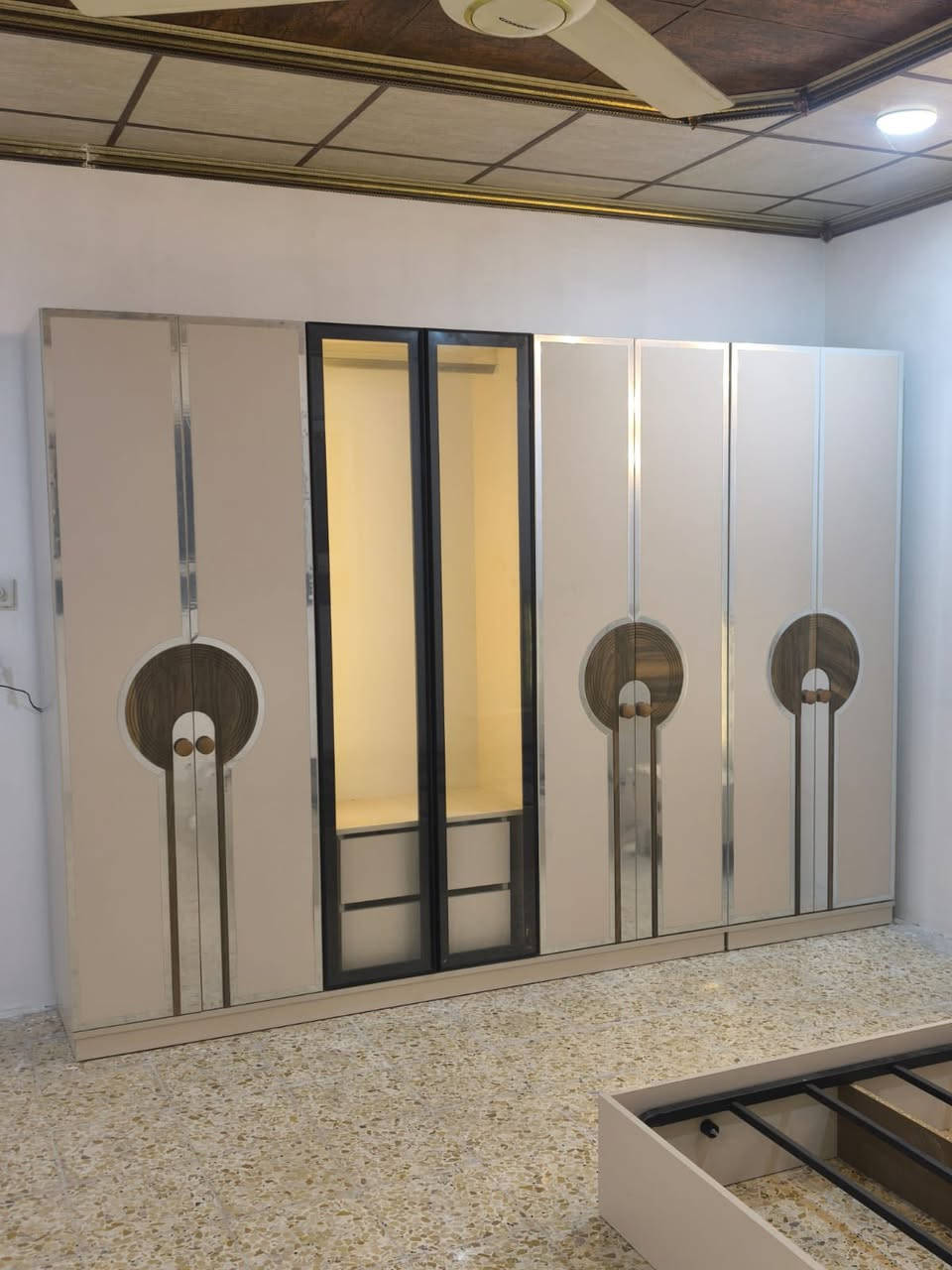 غرفة نوم للبيع السعر ٩٥٠ للاستفسار ع خاص *********** التوصيل لجميع المحافظات مجاني مع الشد
