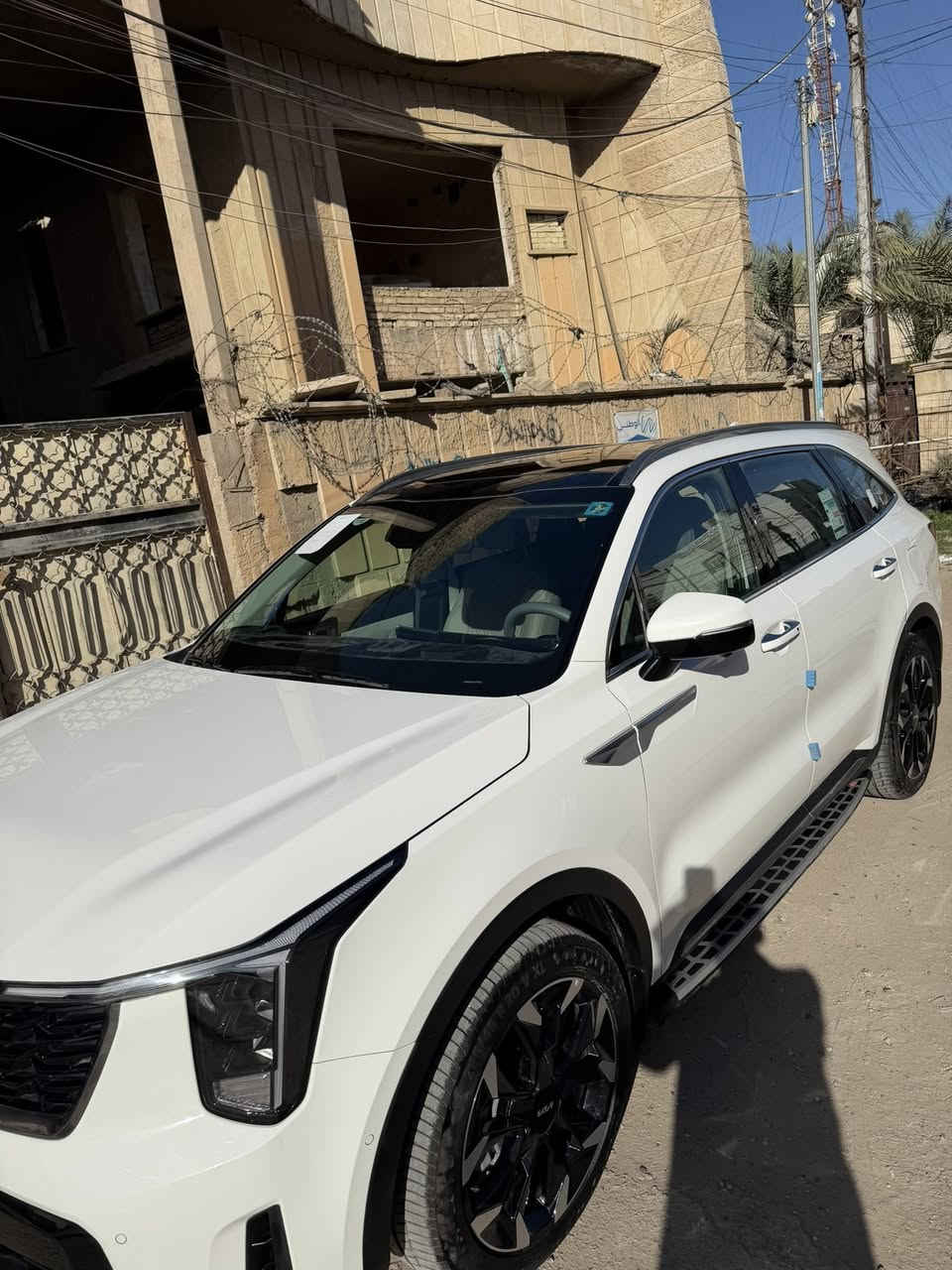 للبيع سورنتو موديل 2025 فول مواصفات فور اكس دفع رباعي لون ابيض رقم بغداد ماشية 5000 الاف ضمان الشركة الدولية مكفولة كفالة عامة  مال بيت رجاء الشراي فقط يتصل سعر ٥٩ مليون للاستفسار *********** / ***********
