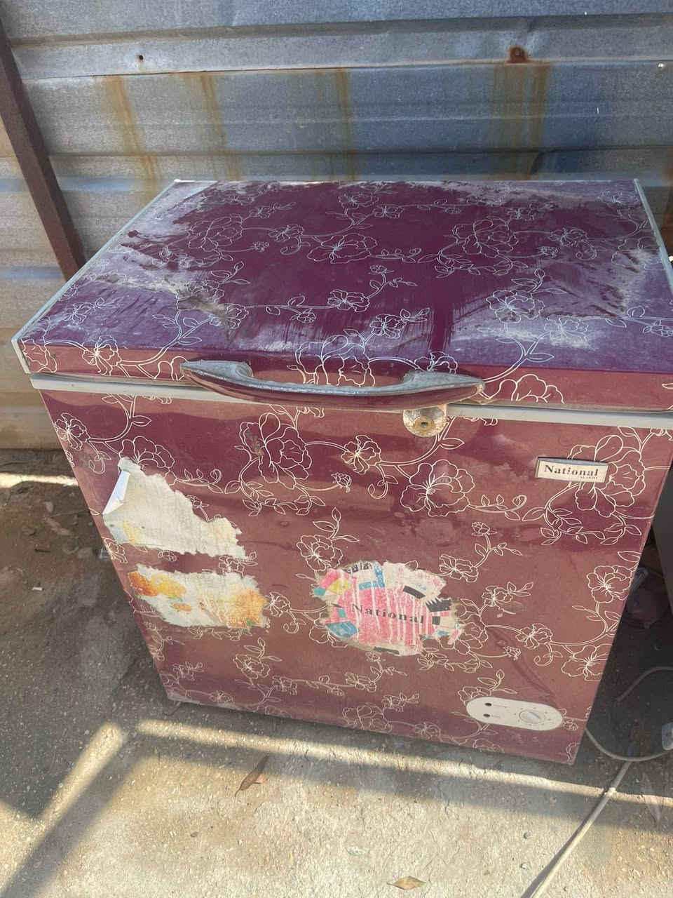 السلام عليكم غراض مطعم كامله للبيع السعر ٨٥٠ الف وكل  الأغراض شغاله مكاني بغداد جسر ديالى الي شراي يتصل على الرقم ***********
