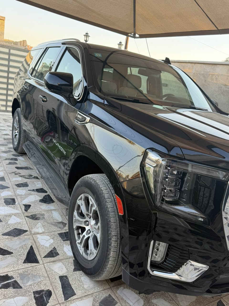 للبيع موديل 2024 ماشية 33الف مكفول مغلف جديد لوك سعرهة 50 ألف دولار مكاني بغداد ***********
