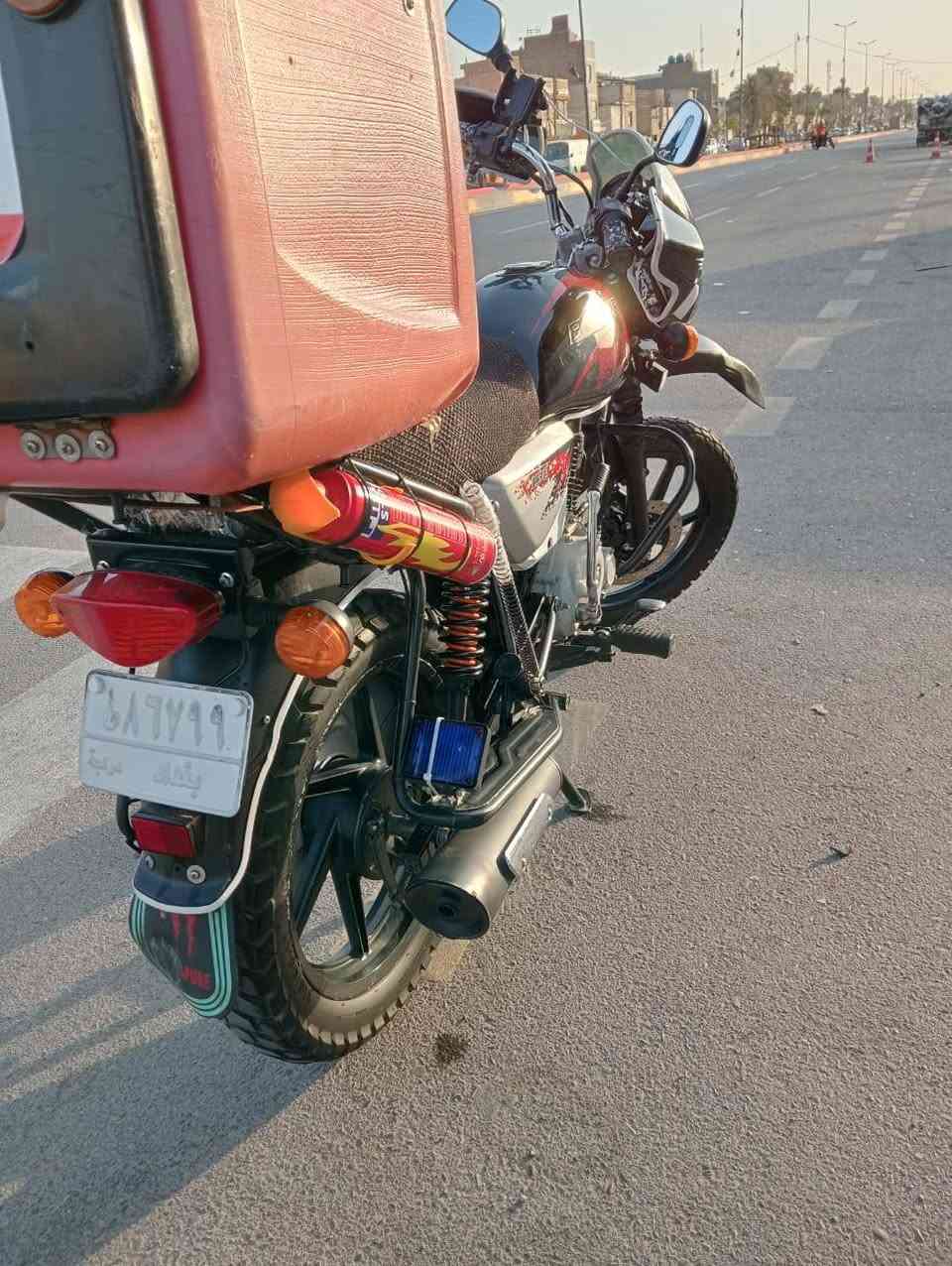 سلا معليكم من رخصت الدمن دراجه بوكسر موديل 2023 كفاله عامه برغي مامفتوح بيه مرقم باسمي كفاله عامه سبب لبيع محتاج والله وجاي ابيع لو مامحتاج ماابيع الله شاهد دراجه خير من الله اي نقص مابيه زوج تايرات جدد تجي وتفحص جيب وياك فيتر لسعر 2200 وبيه مجال قليل مكان بغداد حيور ماموجود فيس واتساب او تصال ***********
