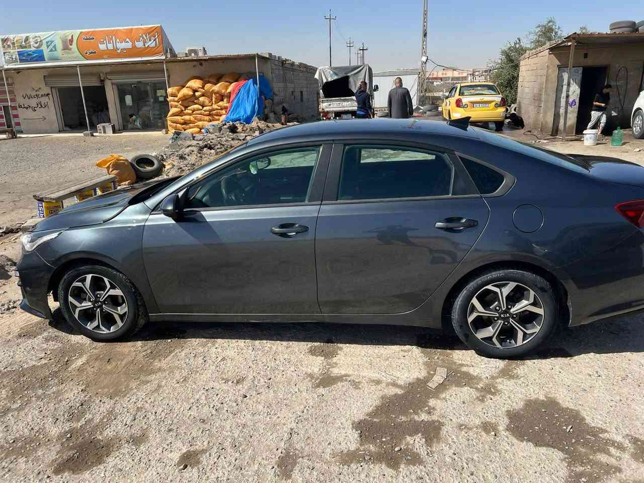 للبيع كيا فورتي موديل ٢٠٢٠وارد أمريكي ماشيه ١٣٠ بيها تبديل جاملغ وتصليح الثاني علئ البارد الجاملغ الأمامي والبنيد مرشوش صبغ مكينه دوش ٢٠٠٠شاشه سويج مو بصمه حدادية تمام رقم ذي قار معوقين وكالة بكل وقت السنوية لغاية ٢٧ مكان السيارة البصرة خور الزبير السعر ١٢٥ وبيها مجال للستفسار الاتصال على الرقم ***********
