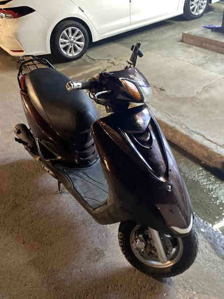 سلام عليكم دراجة اكزز ياباني للبيع الدراجة مكفولة من مكينة وكهربائيات كلشي شغال بيها كفرات بلادية شلعة معدل خير من الله السعر800وبيها مجال مكاني حي الجامعة رقم واتس او اتصال***********
