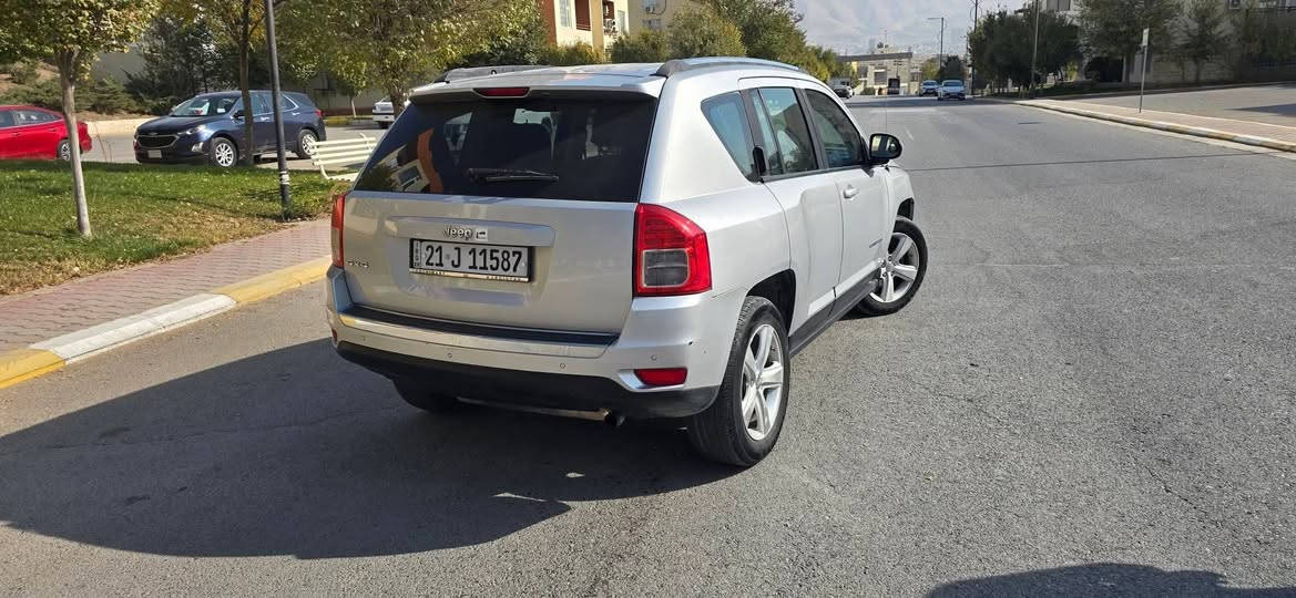 السلام عليكم
بيع او مراوس 
بغداد العامريه 
كومباس ١٢ 
كفاله عامه 
رقم شمالي باسمي 
عنوان بغداد عامريه 
محرك كير مبدل جديد
تخم تايرات 
دوشمه 
مكفوله بدون حادث او صبغ او تكحيل 
فقط بارد بسيط 
ماشيه ٩٠ الف ميل تقريبا 
مراوووووس او بيييييع بسعر مناسب 
تحويل ثاني يوم 

للاستفسار خاص او رقم 
***********
***********
