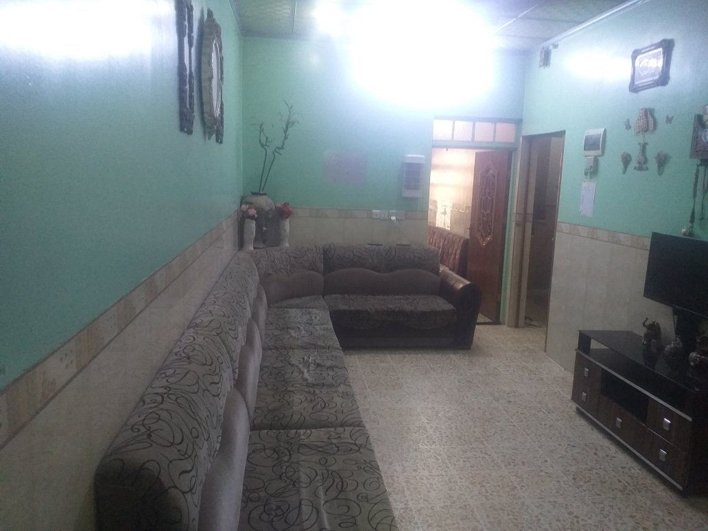 ديوان عدد 2 للبيع بسعر مناسب للتواصل اتصل 
***********
واحد 10متر وثاني 7 متر
