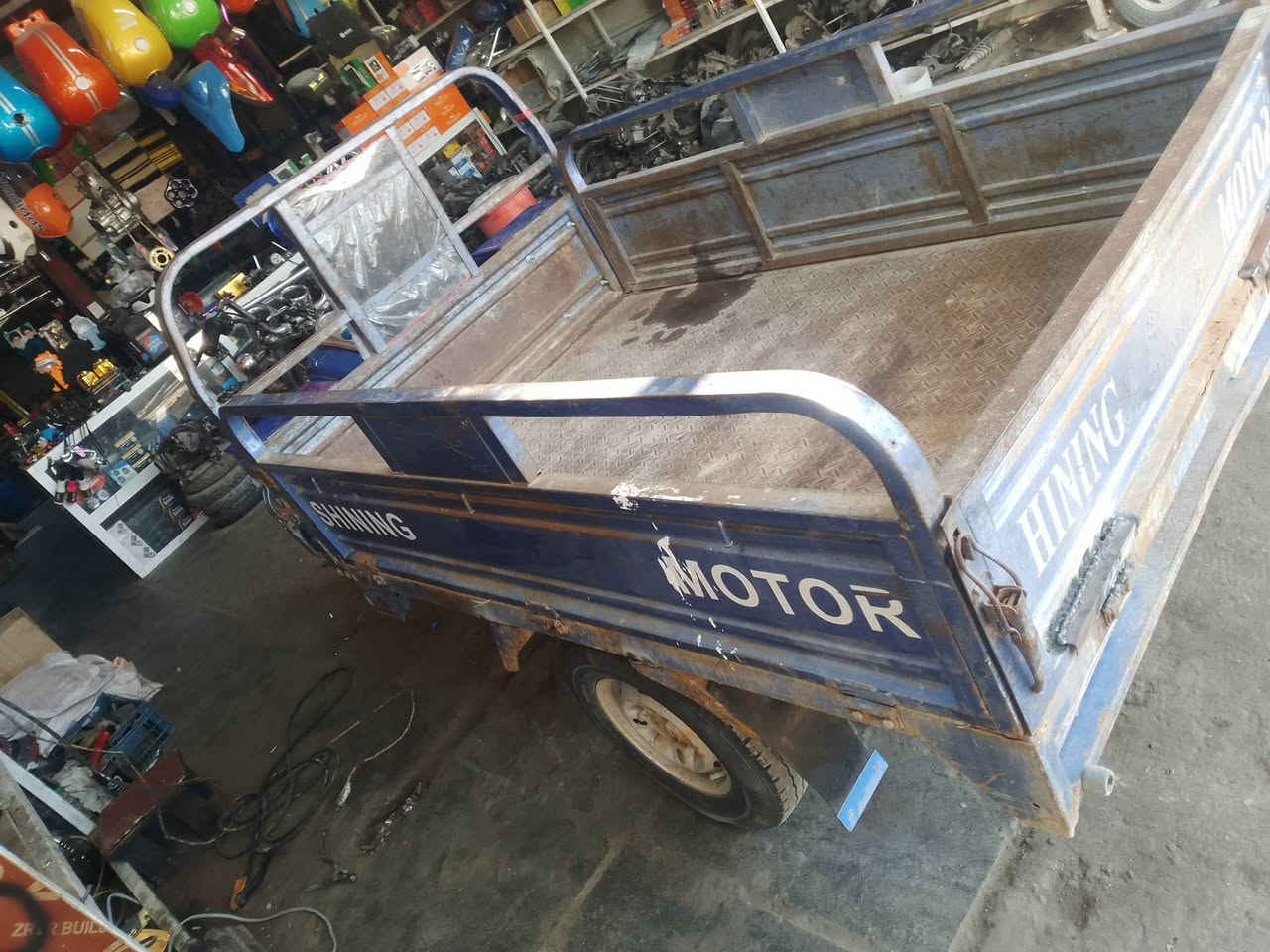 اسلام عليكم ستوته موديل 17شهر العاشر بيها حادث عواج بل ماشه شويه اوراق كامله السعر 800 وبيها مجال 
المسيب حي العسكري ***********
