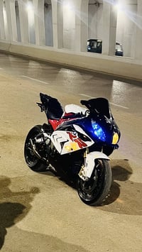 bmw s1000rr ماشيه 32الف km عليها دوسات رياضي كاربون  جاملغ خلفي كاربون...