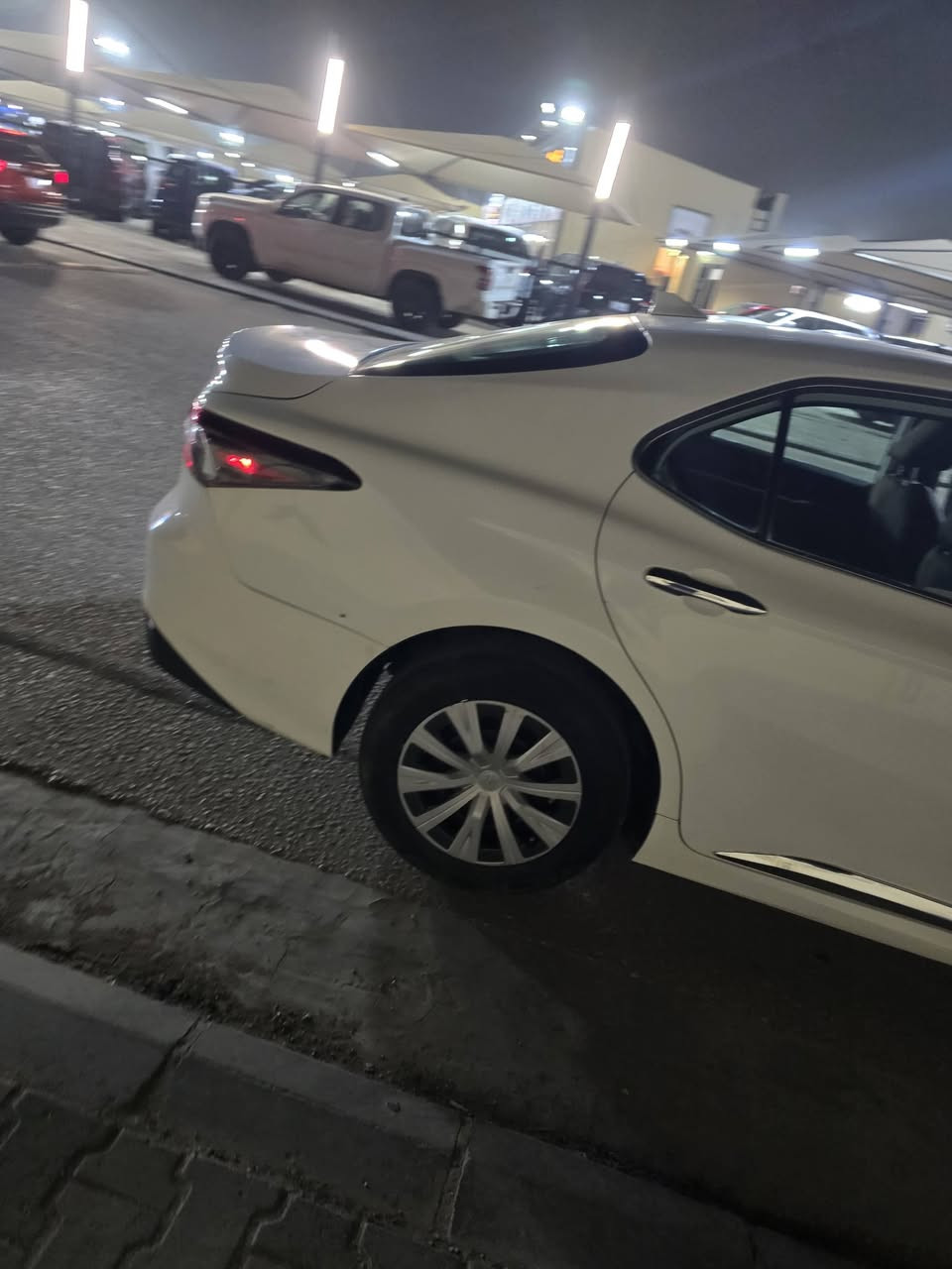 سلام عليكم 
كامري هايبرد ٢١ le بدون ايرباك
للبيع او مراوس بهايلندر هايبرد او لاندكروز ٢٠١٣
بصمه ورادار ومانع تصادم وشاشه وكامره وكرسي كهرباء
حادثها بأمريكا تقرير تبديل بنيد
وبيها ايضا بابين وجاملغ خلفي تخريب مخدرات بأمريكا 
كير مكينه حداديه كله مكفول 
ماشيه ٦٧ الف 
سعر ١٧٨ وبيها مجال 
مكانها بكربلاء رقم بغداد
***********
