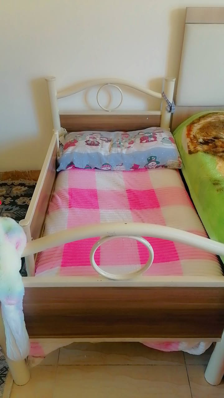 سرير اطفال للبيع هوه ودوشك مالته وكلش نظيف سعر 25


**إذا كنت صاحب هذا الإعلان وتريد حذفه لأي سبب، رجاءا أرسل رسالة إلى الدعم الفني**