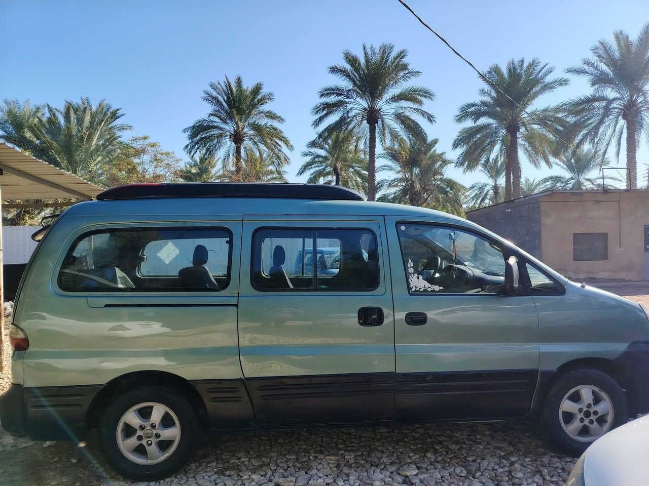 سلام عليكم ستاركس موديل 2007البيع تفاصيل السياره مكينه وكير وكسل مكفولات مصبوغه جماليه بدون حدث وداخل جديد وتخم تاير شواصي مكفوله حداديه اماميه وخلفيه جديده وتبريد وتتفه شغالات سعر ٦٥ وبيه مجال اللطيبين العنوان الحله مشروع المسيب رقم الهاتف***********
