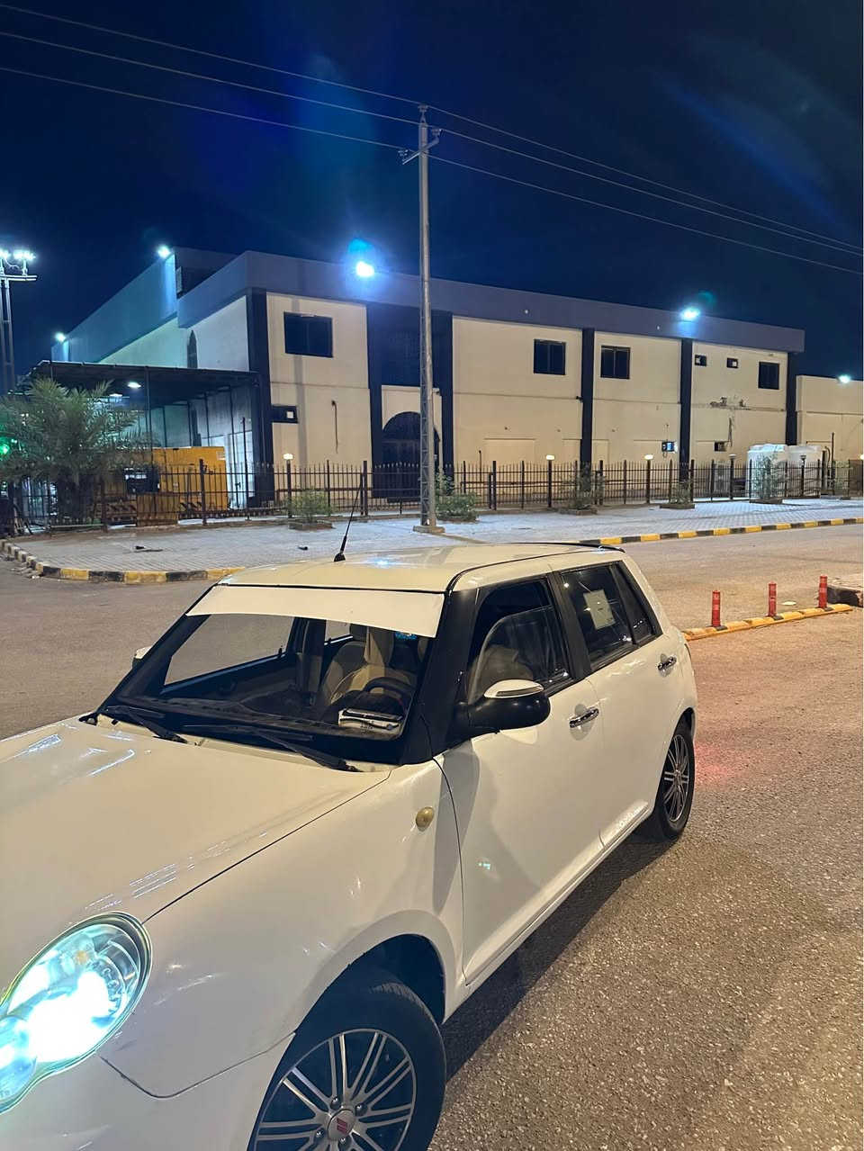 يا الله 
ليفان 320
مديل 2013
تصليح خياسات وبارد فقط
منظومه تبريد جاهزه 
كير ومكينه بحاله جيده
كلج جديد 
سنويه بسمي جديد 

تحويل ثاني يوم رقم حله
40وبيها مجال
مكانها نجف 
*********** النجف, العراق
