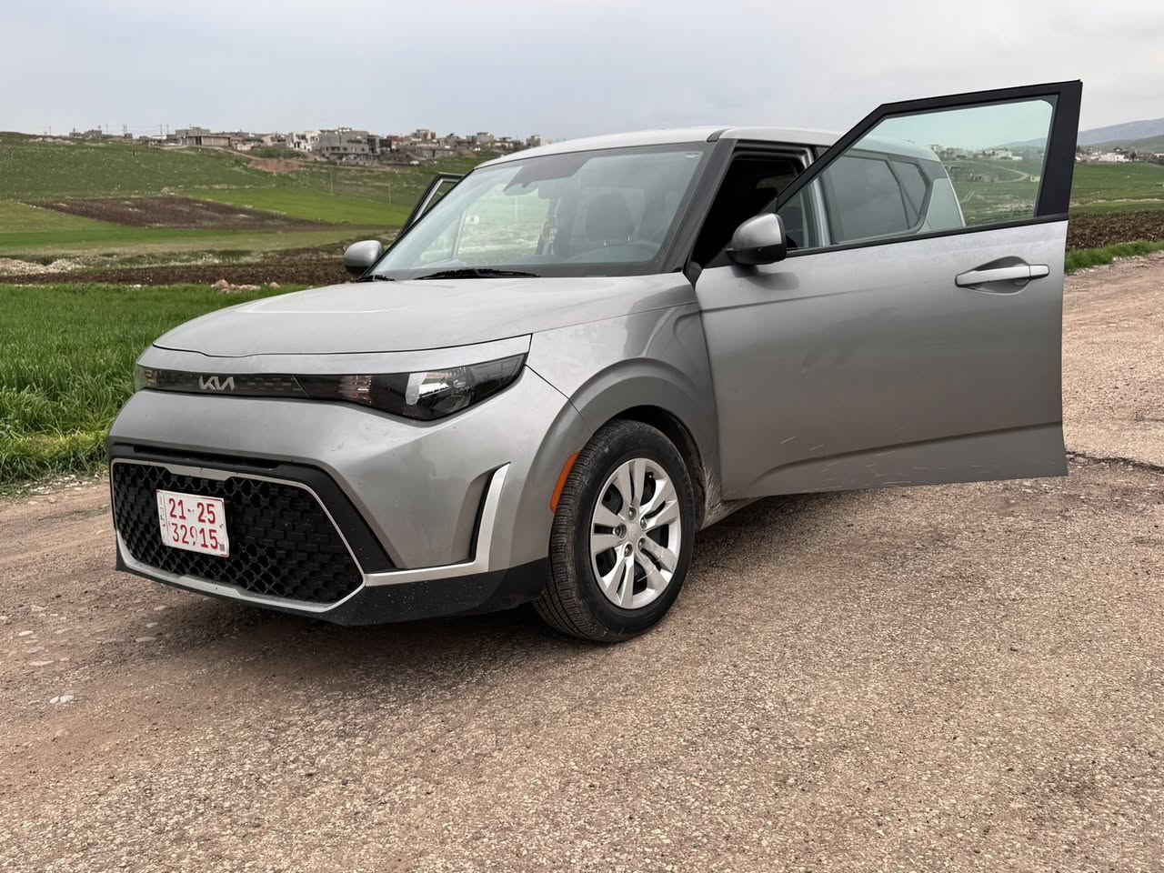 للبيع كيا سول موديل 2023
لحالة: جيدة جداً
 • الممشى: 29 ألف ميل
 • الصبغ: بيها قطعتين (بولدن + جام لغ)
 • السيارة نظيفة وجاهزة للاستخدام

السعر:132 وبي مجال بسيط
الموقع: الموضل
للاستفسار: ***********
صوره الحادث ماله اول تعليق 
رقم الشاصي : kndj23au6p7844417
