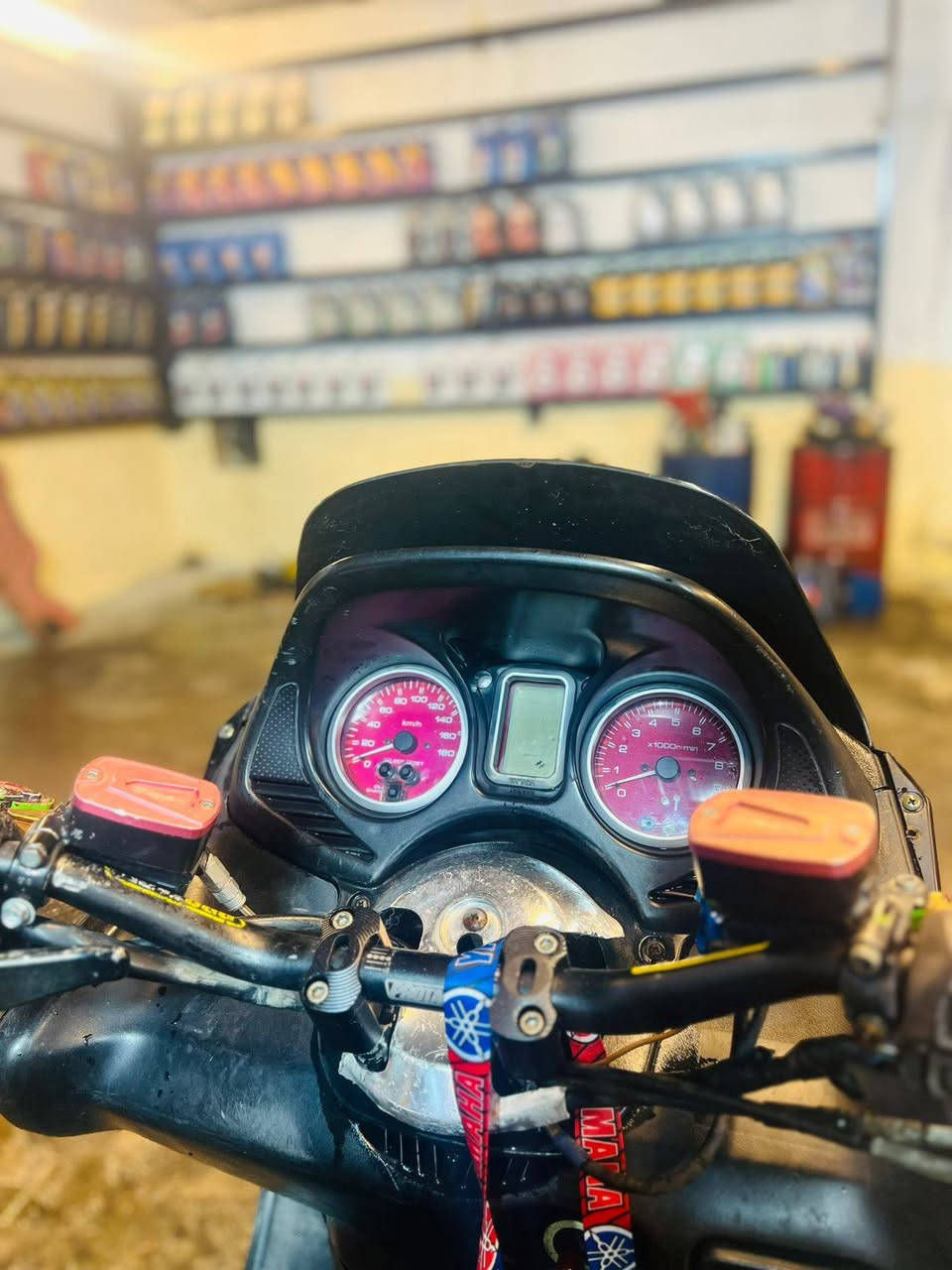 السلام عليكم تي ماكس للبيع فقط مكفولة مكينته مامفتوحة شلعة معدل مابيه صوت سعره مناسب
2008نوزل دشبول احمر حماوة ثابتة فجوج حمر بيه تزويد مرتب مكاني بغداد حي اور او مدينة ***********رقمي
