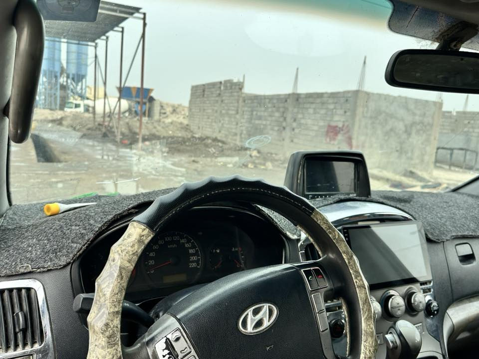 السلام عليكم : ستاركس 2012 مكينة 7  رقم ميسان سنوية 29 باسمي مداور ثاني يوم. /  بيها ضربة بالتكمة من غير كص او تبديل  و مبدل بيبان 2 جهة العبري ابيع غير مكفول  ترهم مراوس ب12/13 / 14 حسب القناعة  مكاني البصرة قضاء المدينة  تفاصيل اكثر اتصل و بالخدمة. غير متواجد على الفيسبوك ***********
