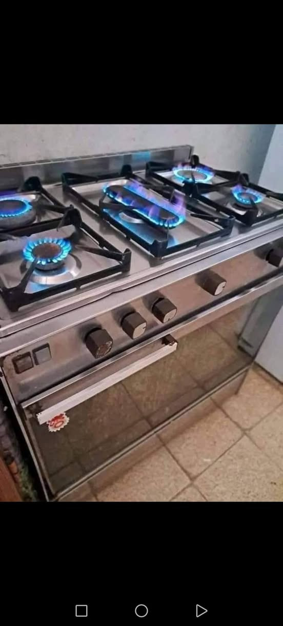 سلام عليكم صيانه تصليح طباخات انواع الطباخات الغازيه في المنزل خليك بيتك وتجيك صيانه الباب البيت الشغل درجه اولى اتصال على الرقم الهاتف ***********
