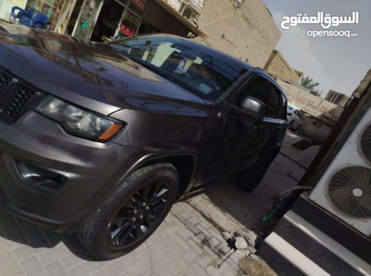 سلام عليكم جيب لاريدو بلاك توب فول موصفات 2020 بدون فتحه ماشيه 75 الف جديده جداً
1. رادار بالدعاميه + خلفي + جوانب 
3. بصمه تشغيل و ابواب 
4. تشغيل عن بعد 
5. صندوق كهرباء 
6. كشنات جلد + تتفئه 
7. شاشه ايباد كبيره 
8. حساسات + كامره خلفيه 
9. كشن سائق كهرباء 
10. نظام اتو هولد
12. تحديد مسار 
13. نظام سبورت 
14. نظام ايكو 
15. سياقه ذاتيه 
16. جاملغ امامي وبنيد فقط  
17. مكان السياره بصرة. 
18. السعر245 ورقه
19. الاستفسار.
***********
العنوان: البصرة، مجمع الأمل السكني
